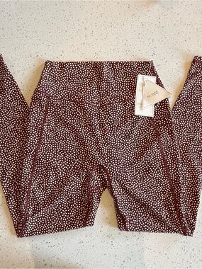 BuffBunny Rosa Pocket Leggings - Vineyard Dark Red Bossy Print